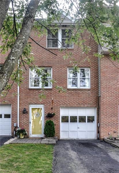 Property Photo: 259 Meadowview Dr PA 15317