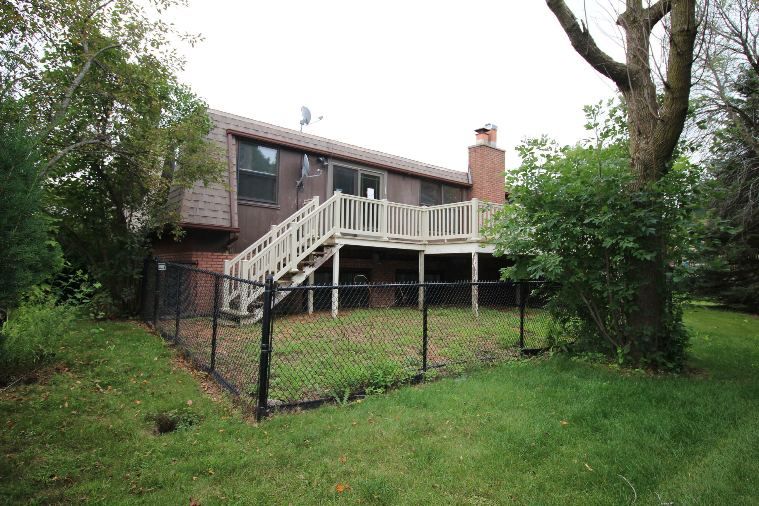 Property Photo:  201 W Oak St  WI 53024 