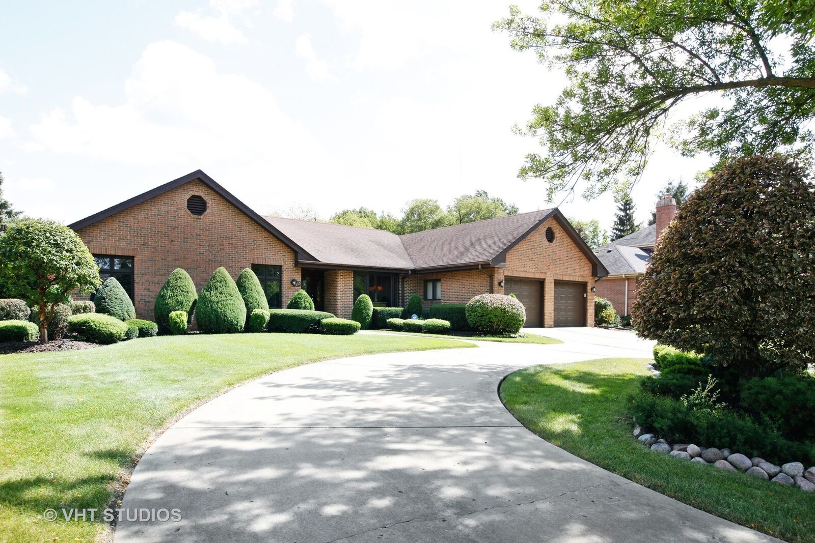Property Photo: 335 Hambletonian Drive IL 60523
