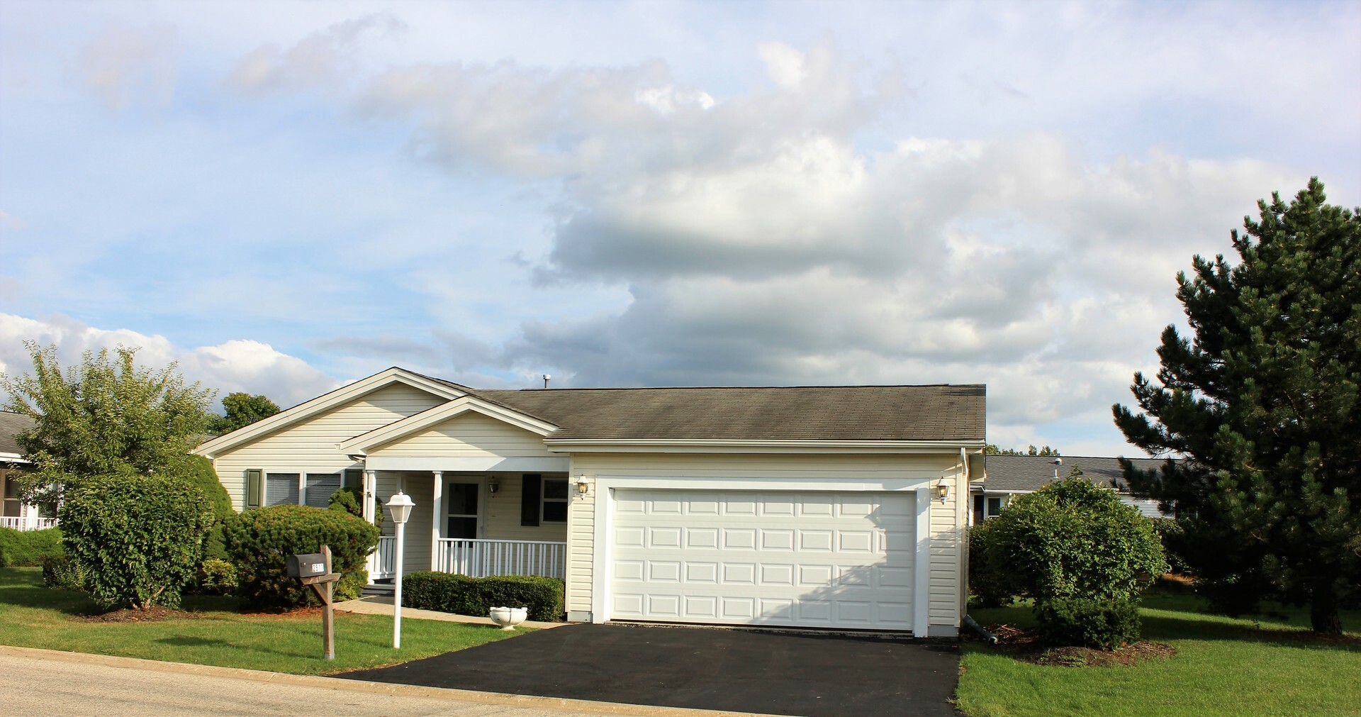 Property Photo:  2511 Lippizan Lane  IL 60030 