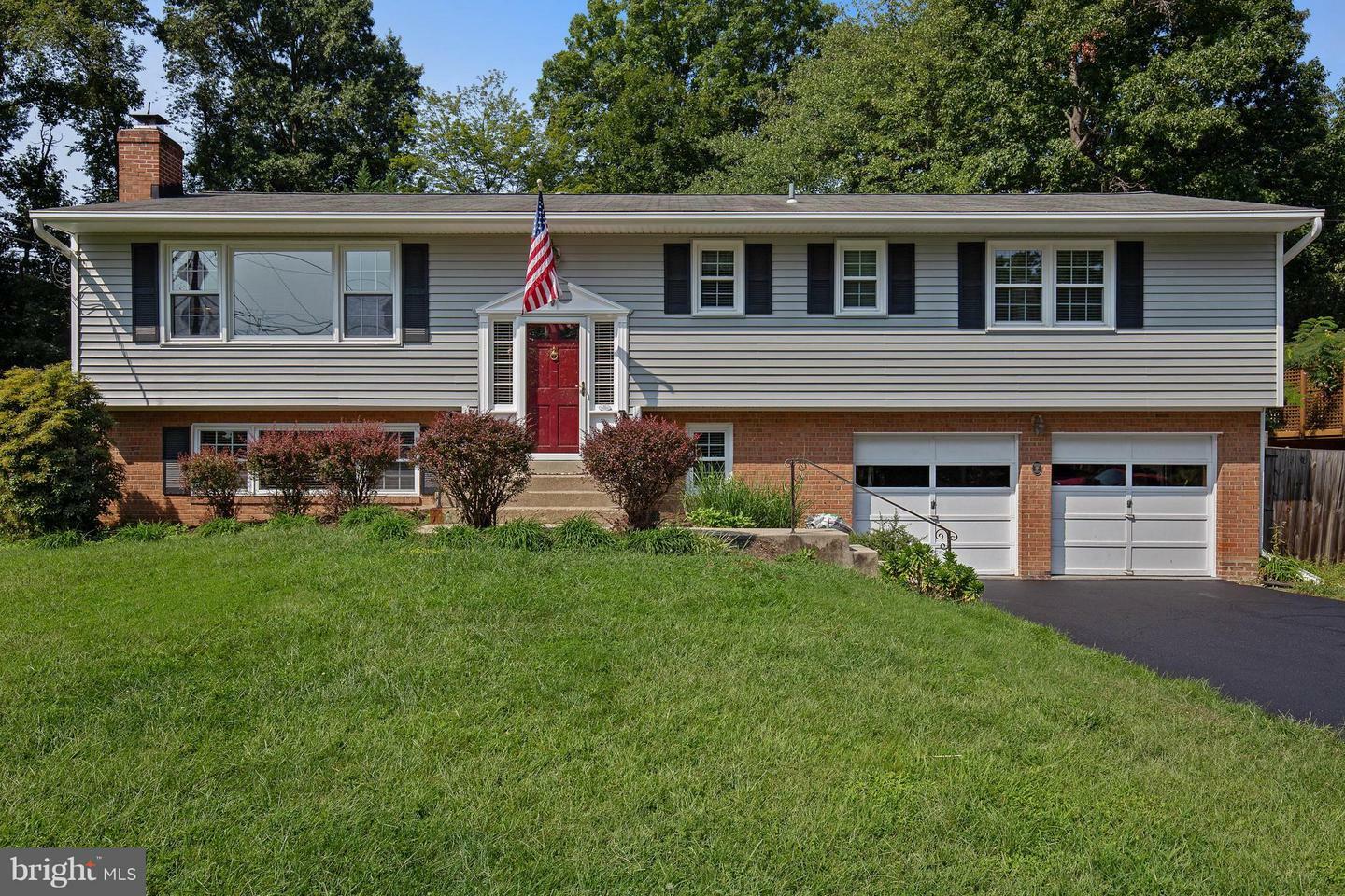 Property Photo:  3032 Battersea Lane  VA 22309 