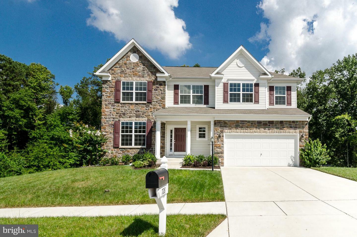 Property Photo:  728 Blackhorse Trail  MD 21144 