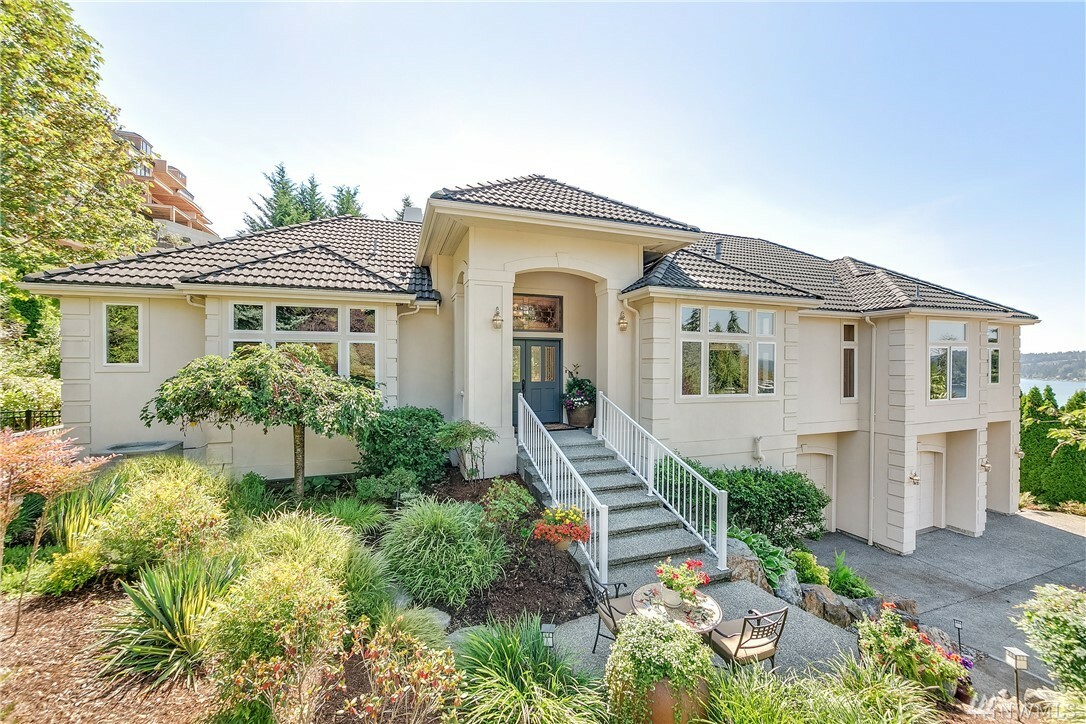 Property Photo: 20603 NE 16th St WA 98074