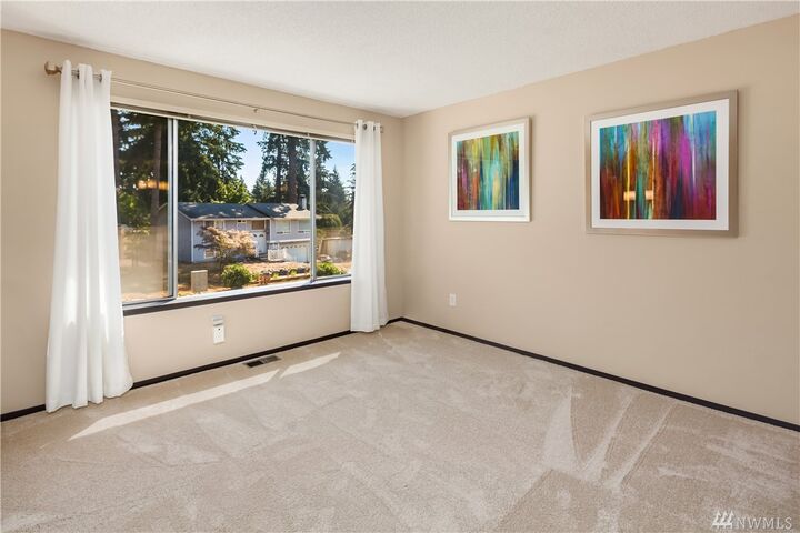 Property Photo: 21620 6th Ave W WA 98021