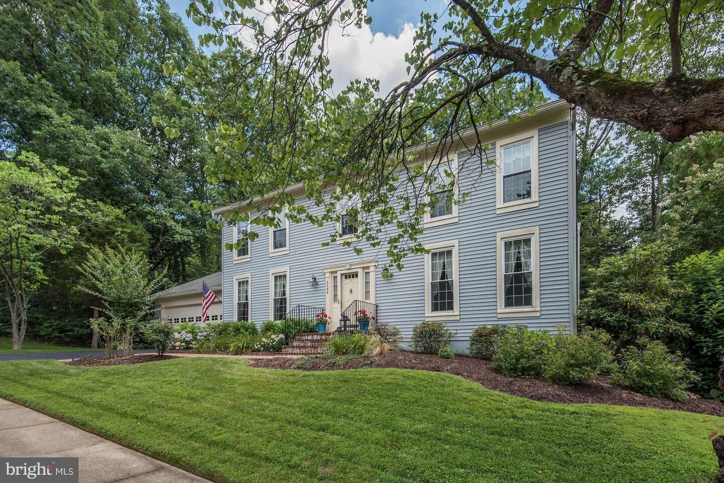 Property Photo: 6086 Burnside Landing Drive VA 22015