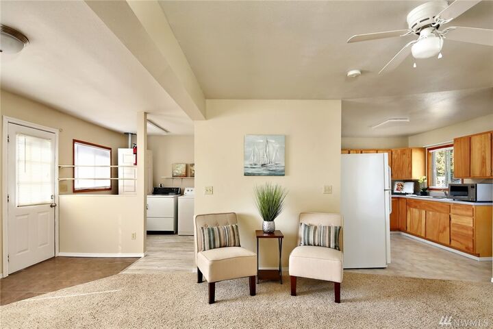 Property Photo: 4925 Henley St WA 98230