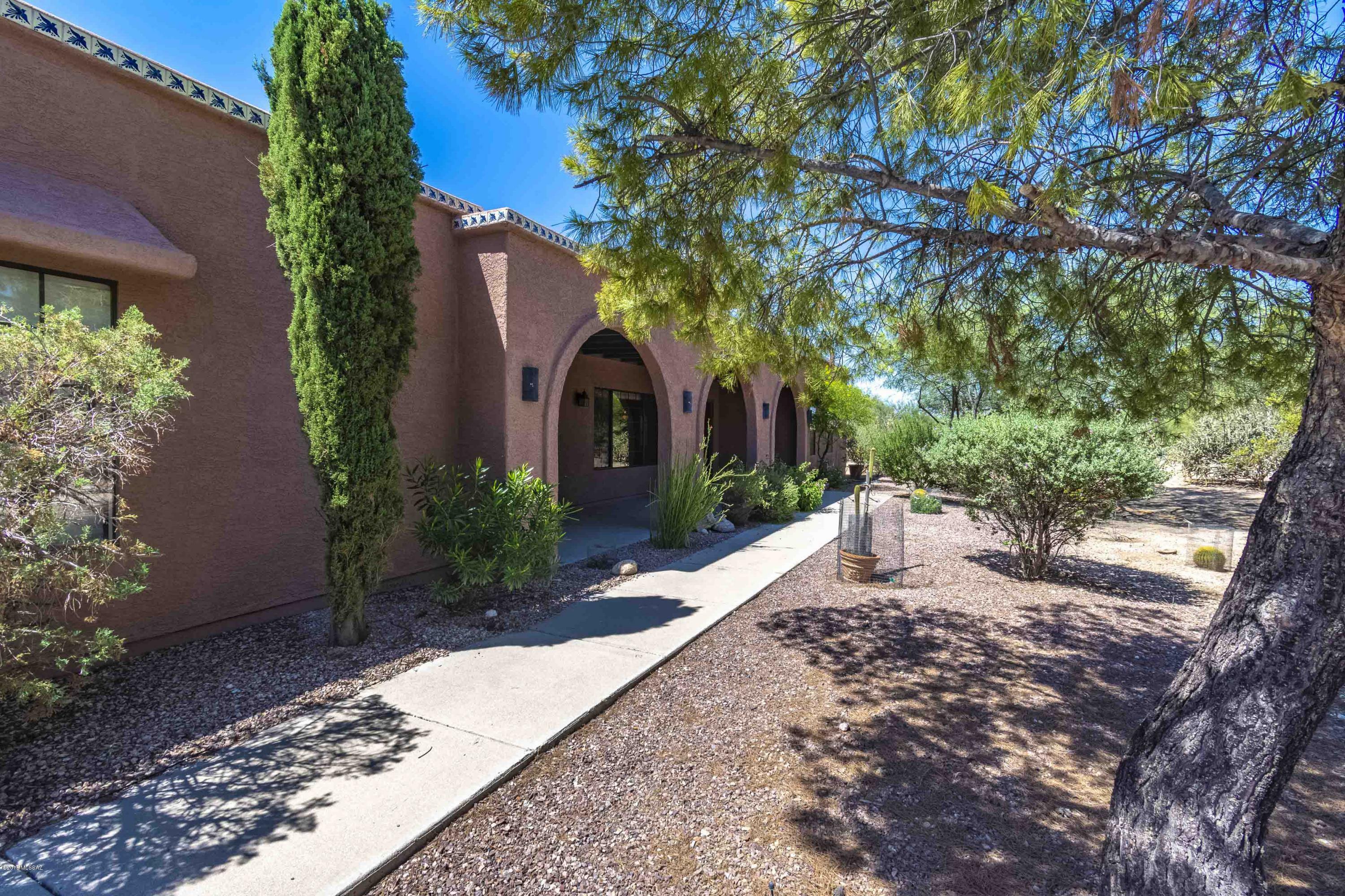 Property Photo:  1242 W Santo Domingo Place  AZ 85704 