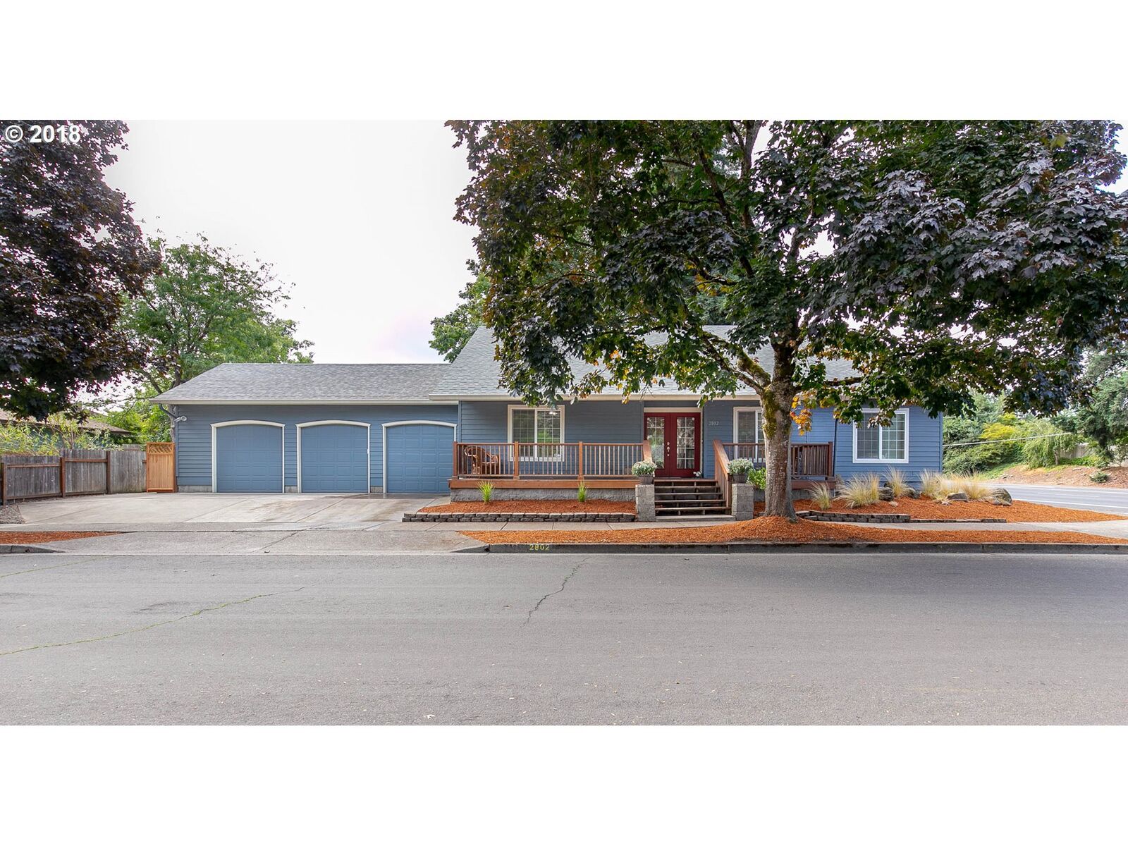 Property Photo:  2802 Elysium Ave  OR 97401 