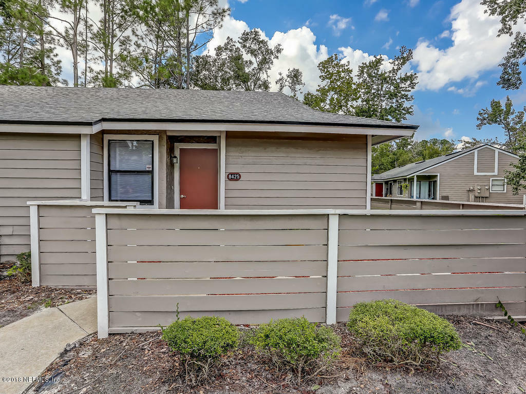 Property Photo:  8425 Long Meadow Circle N  FL 32244 