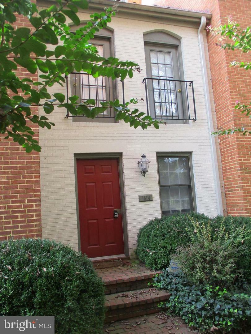 Property Photo:  1314 Kenmore Avenue 8  VA 22401 