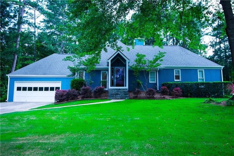 Property Photo:  4880 W Lake Drive SE   30094 