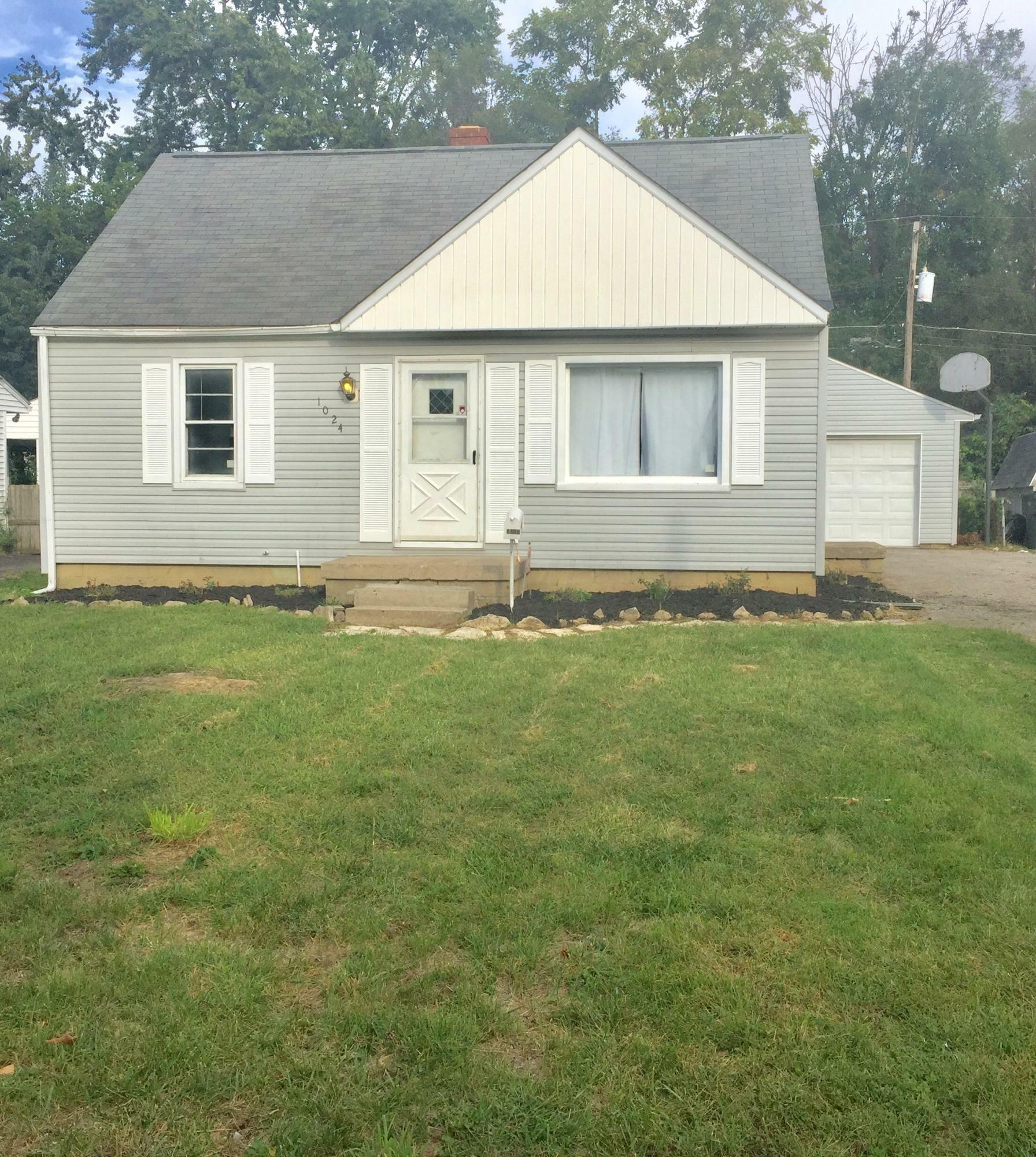 Property Photo:  1024 S Ashburton Road  OH 43227 