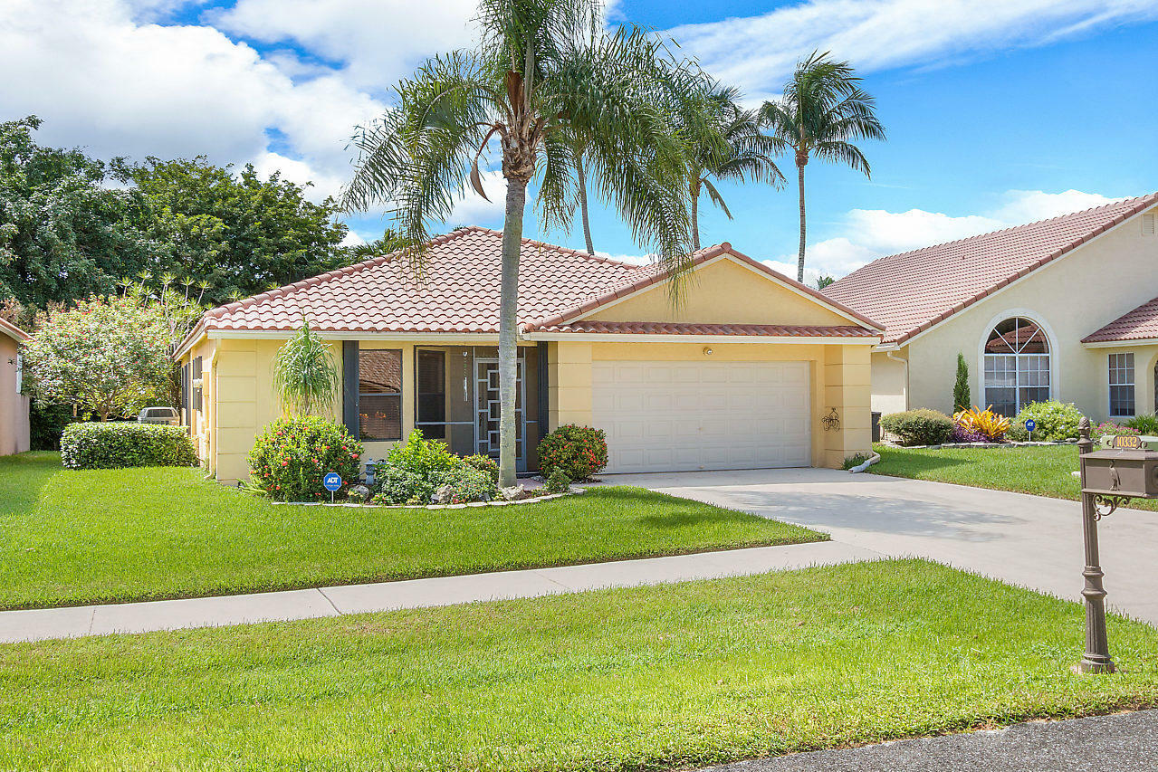 Property Photo:  10332 Islander Drive  FL 33498 