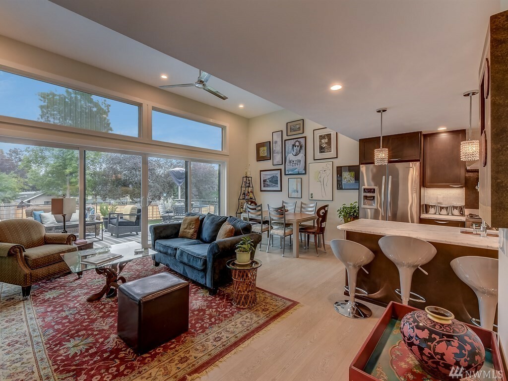 Property Photo: 11419 NE 90th St WA 98033