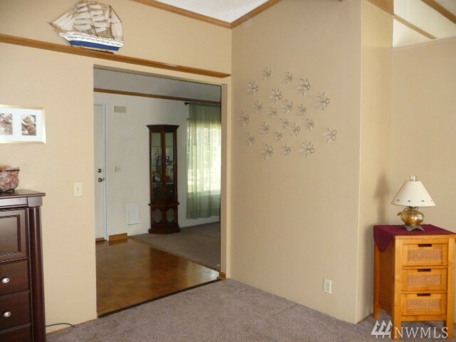 Property Photo:  8430 15th Place SE 14  WA 98258 