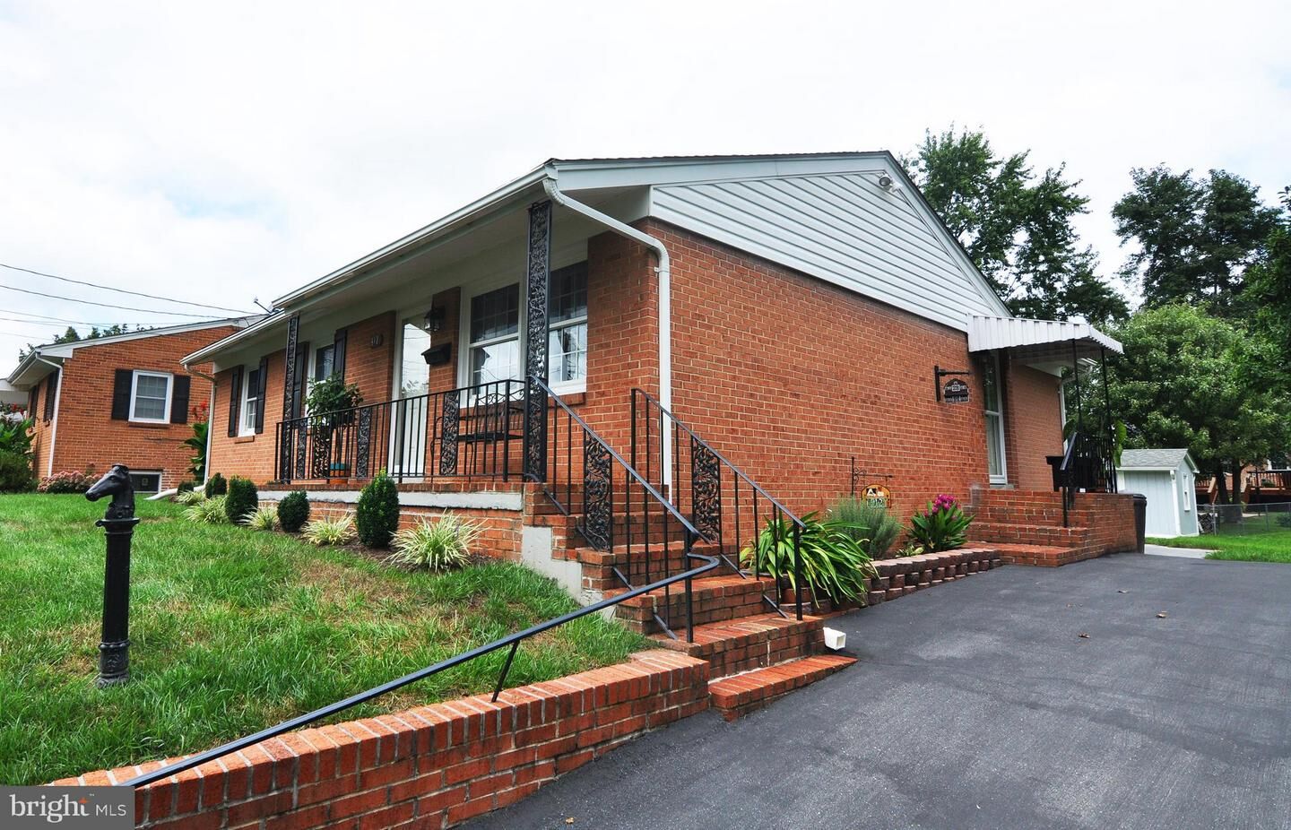 Property Photo: 912 Allen Drive VA 22601