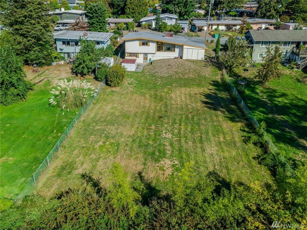 Property Photo:  15425 SE 11th St  WA 98007 