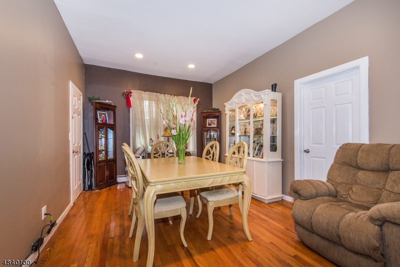 Property Photo:  10 Lenape Trl  NJ 07480 