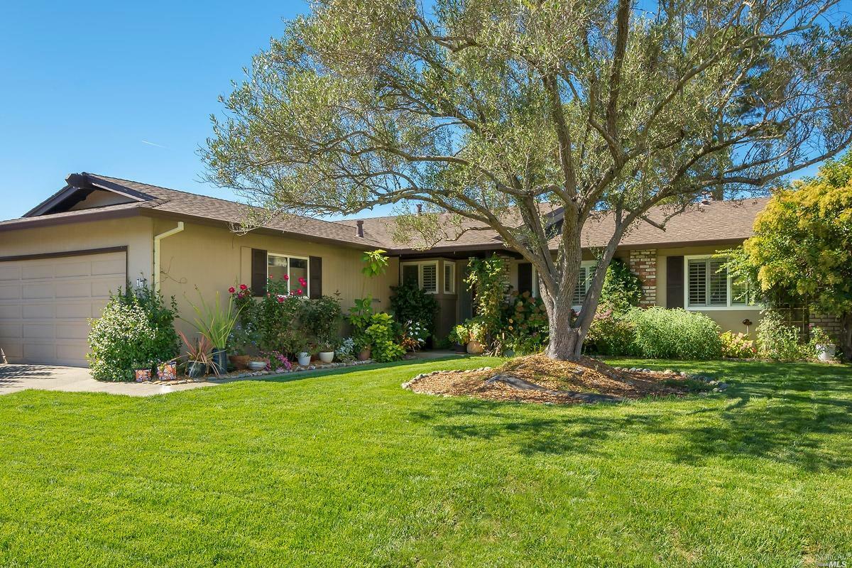 Property Photo:  77 Clemente Court  CA 94945 