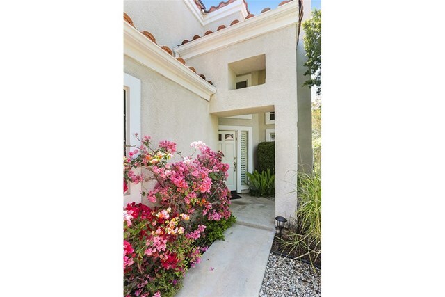 Property Photo:  24626 Vista Cerritos Street  CA 91302 