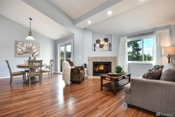 Property Photo:  7016  116th Avenue NE D  WA 98033 
