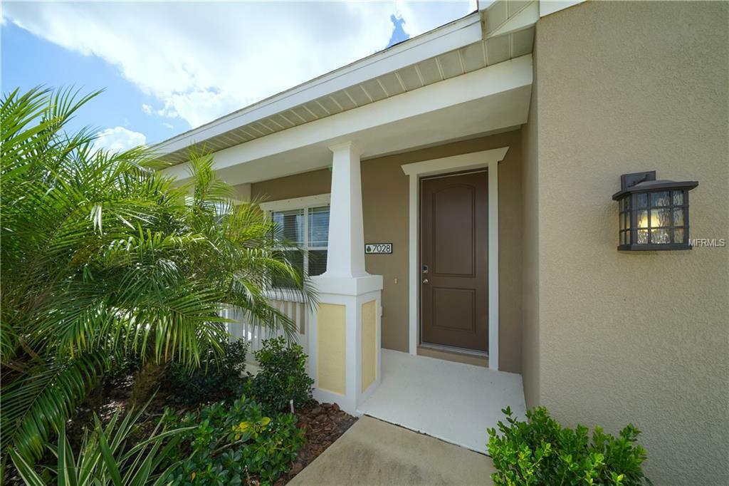 Property Photo:  7028 White Willow Court  FL 34243 