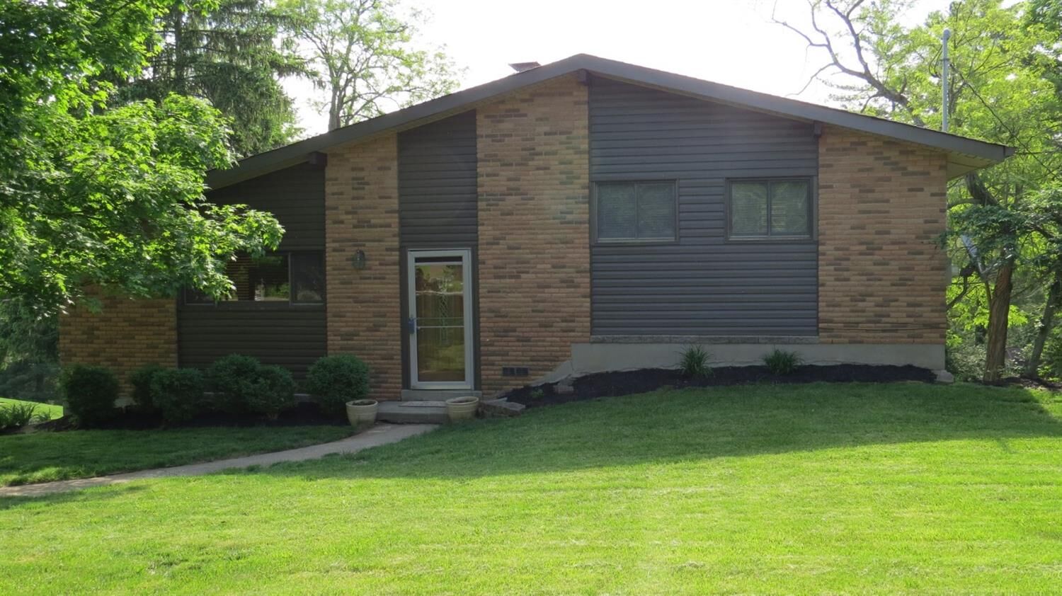 Property Photo:  6656 Russell Heights Drive  OH 45248 