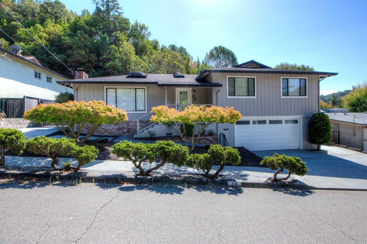 Property Photo:  24 Oak Tree Lane  CA 94930 