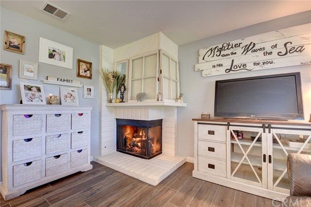 Property Photo:  18577 Edgebrook Lane  CA 92648 