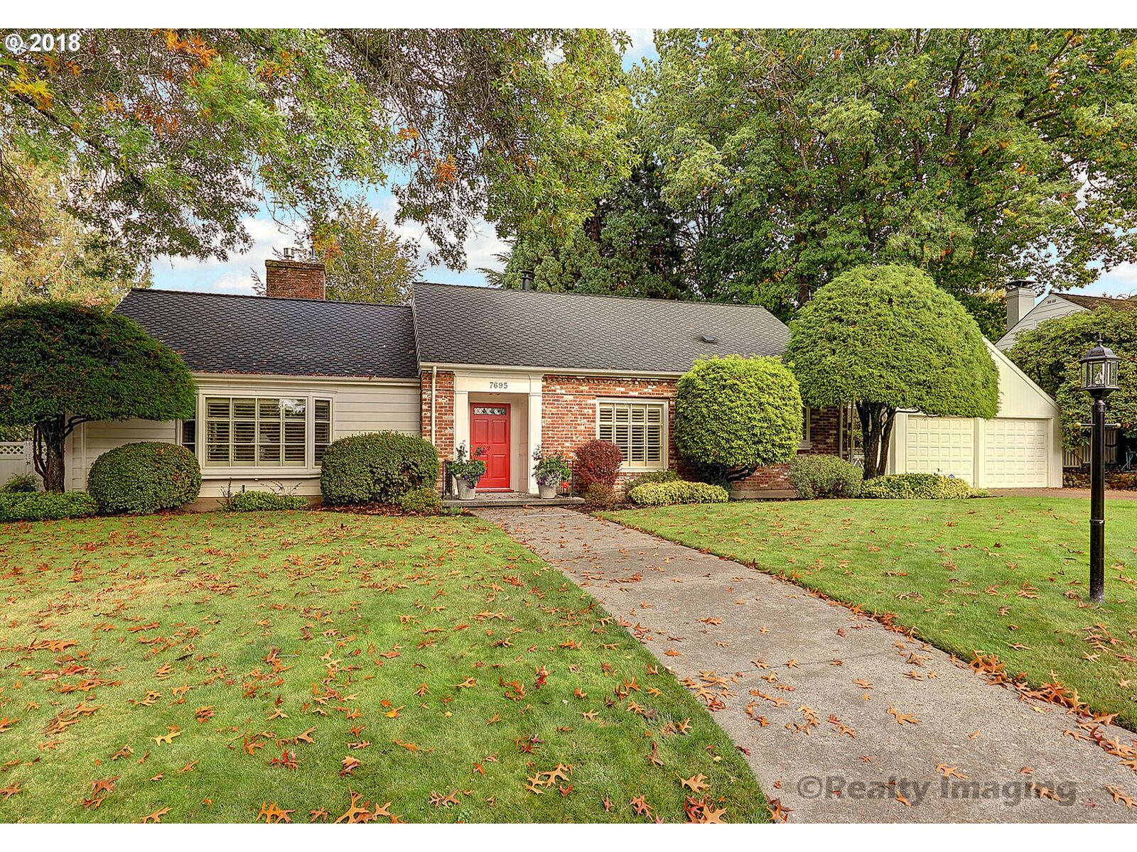 Property Photo: 7695 SW Westmoor Way OR 97225