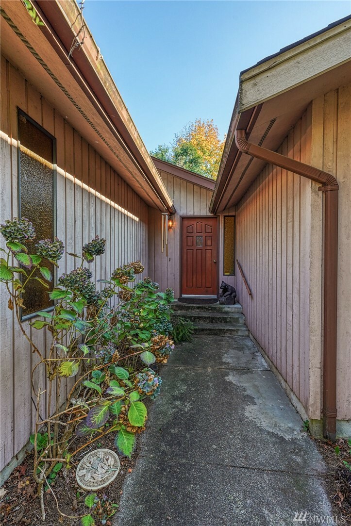 Property Photo:  613 Wood Creek Dr  WA 98264 