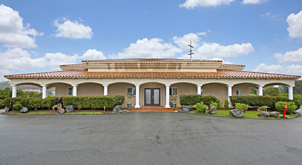 Property Photo: 431-433 Janemar Rd CA 92028
