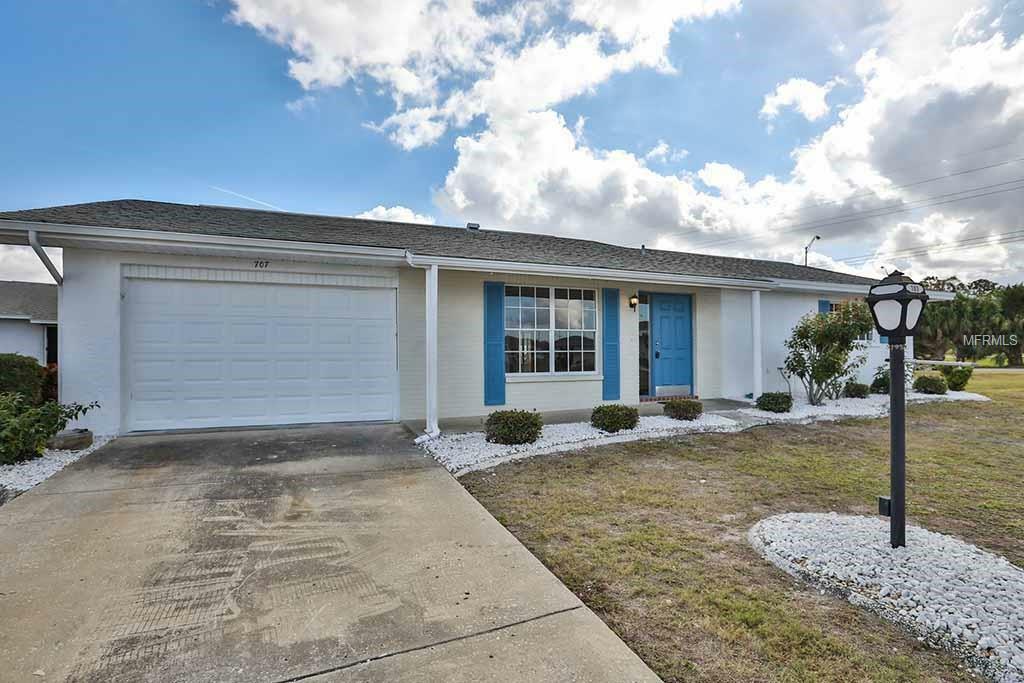 Property Photo:  707 E Brockton Place  FL 33573 