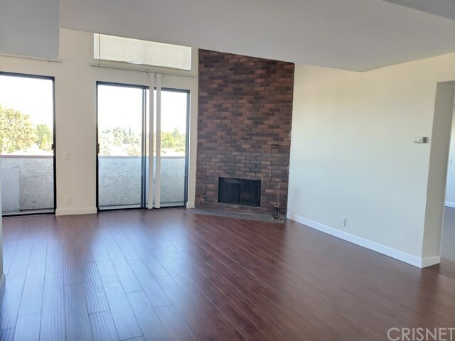 Property Photo:  7515 Winnetka Avenue 302  CA 91306 