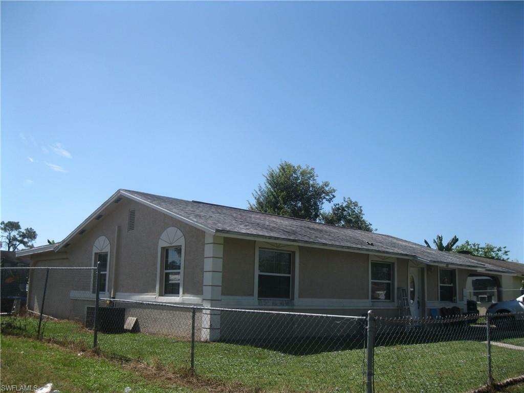 Property Photo: 1801 Sherman Ave FL 34142
