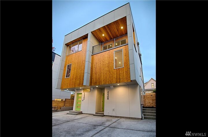 2230 B 10th Ave E  Seattle WA 98102 photo