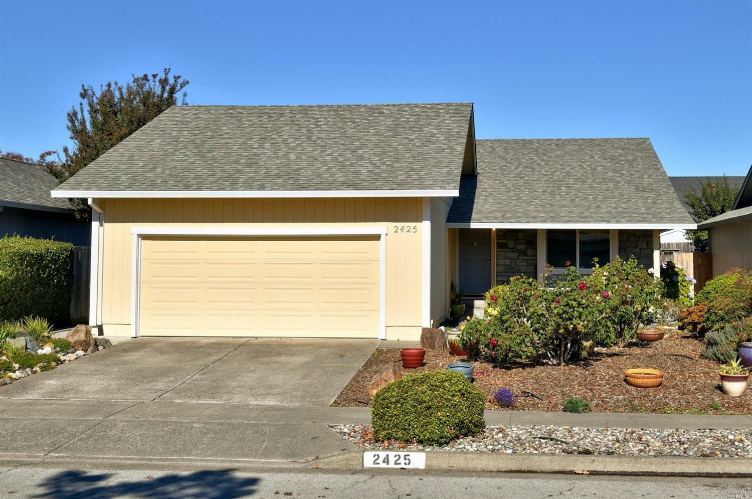 Property Photo:  2425 Redoak Court  CA 95403 