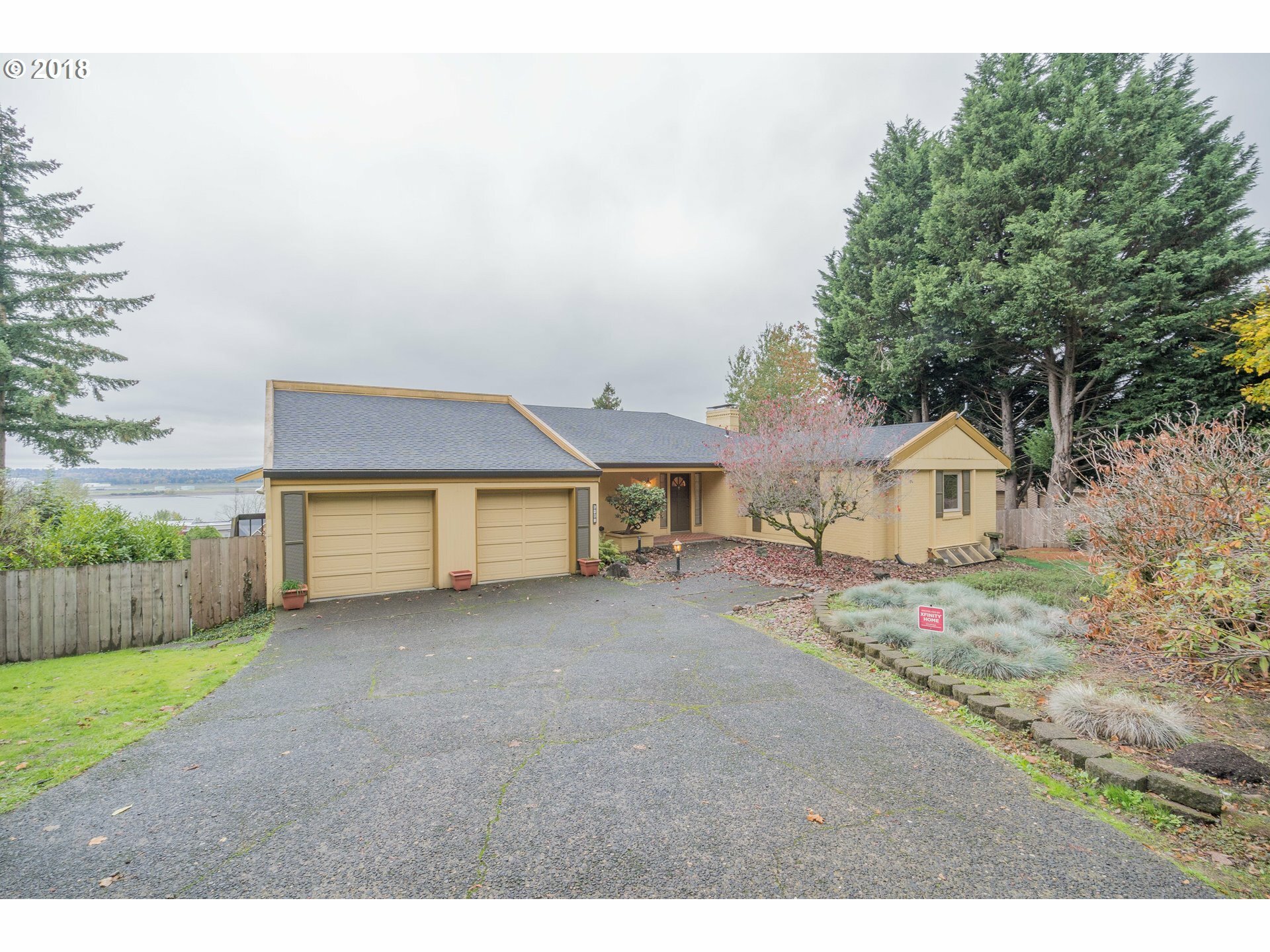 Property Photo:  6401 SE Evergreen Hwy  WA 98661 