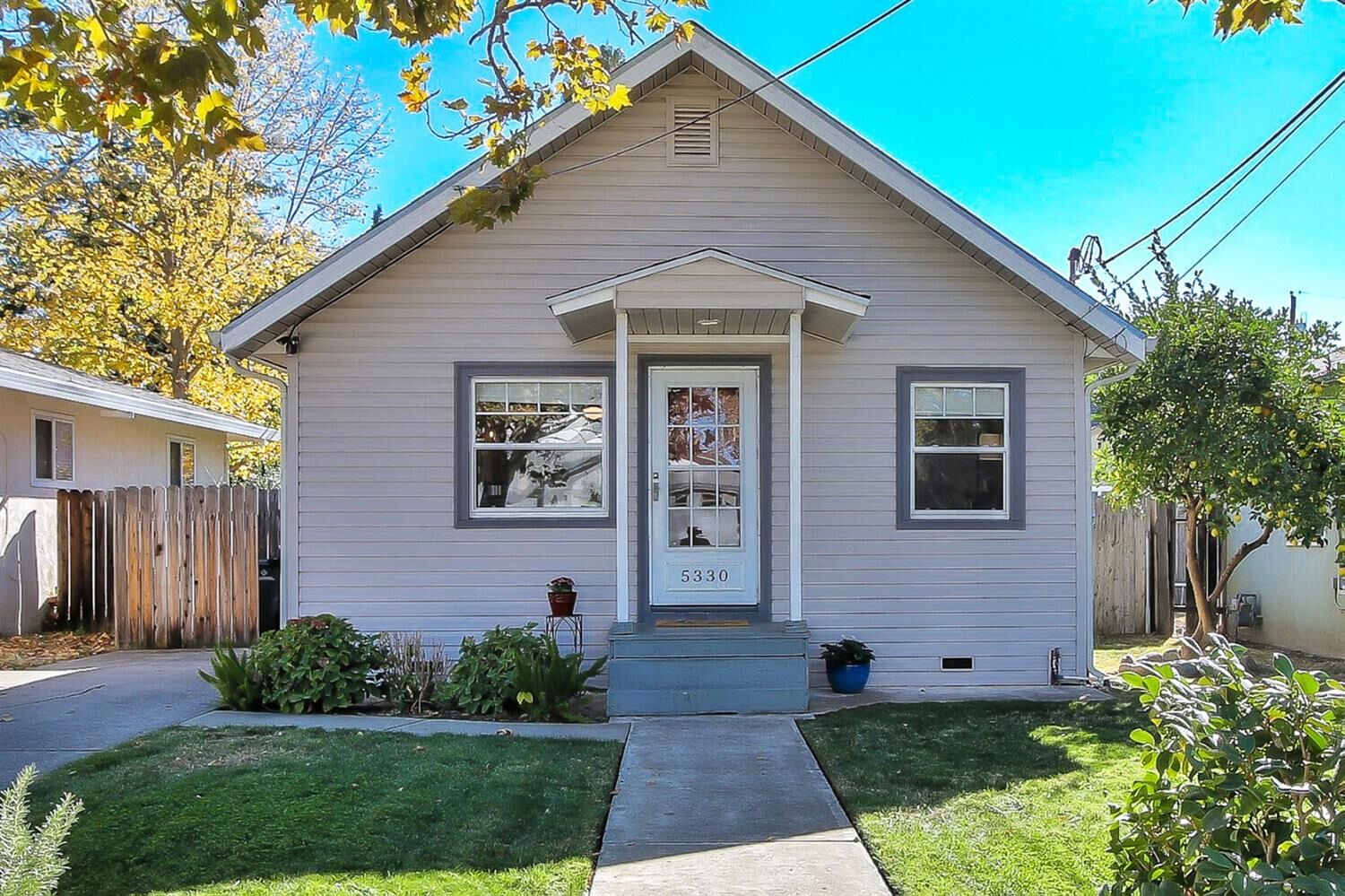Property Photo: 5330 10th Avenue CA 95820