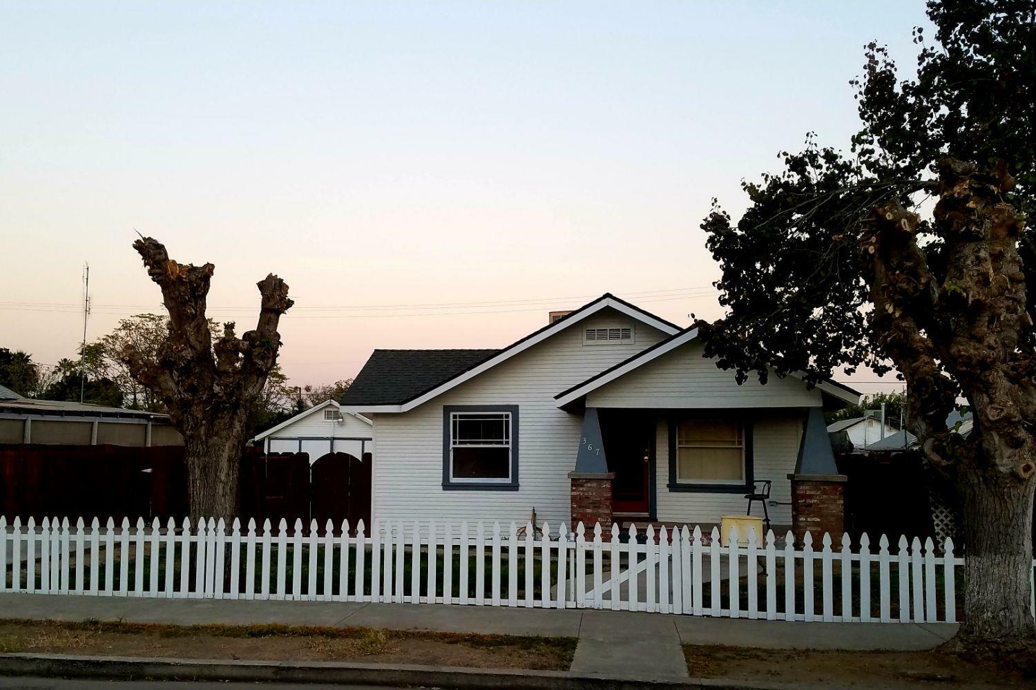 Property Photo:  367 S Quince Avenue  CA 93221 