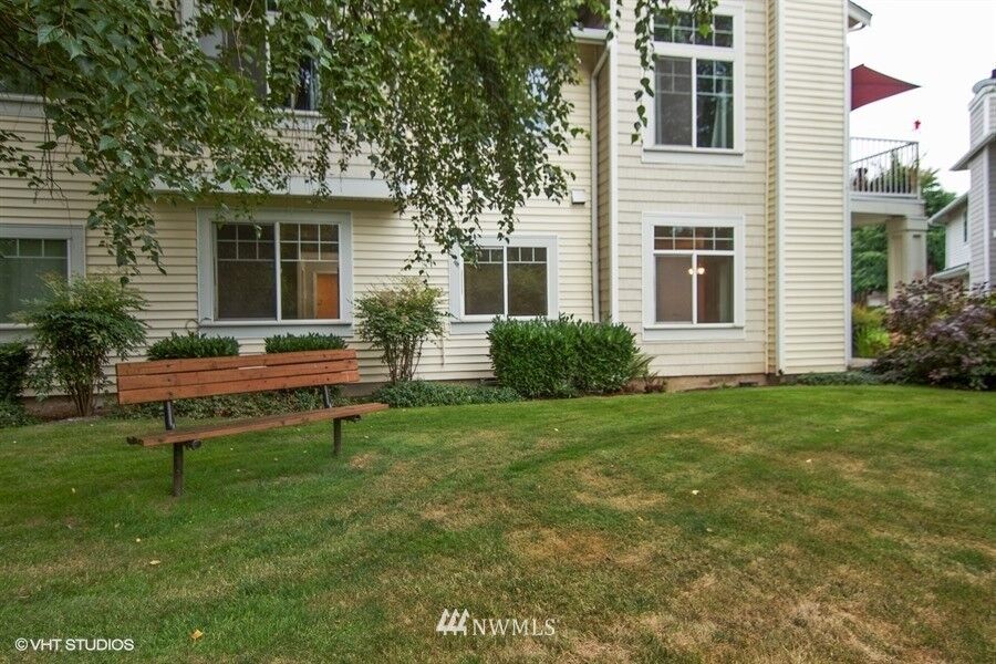 Property Photo:  5812 S 234th Street  WA 98032 