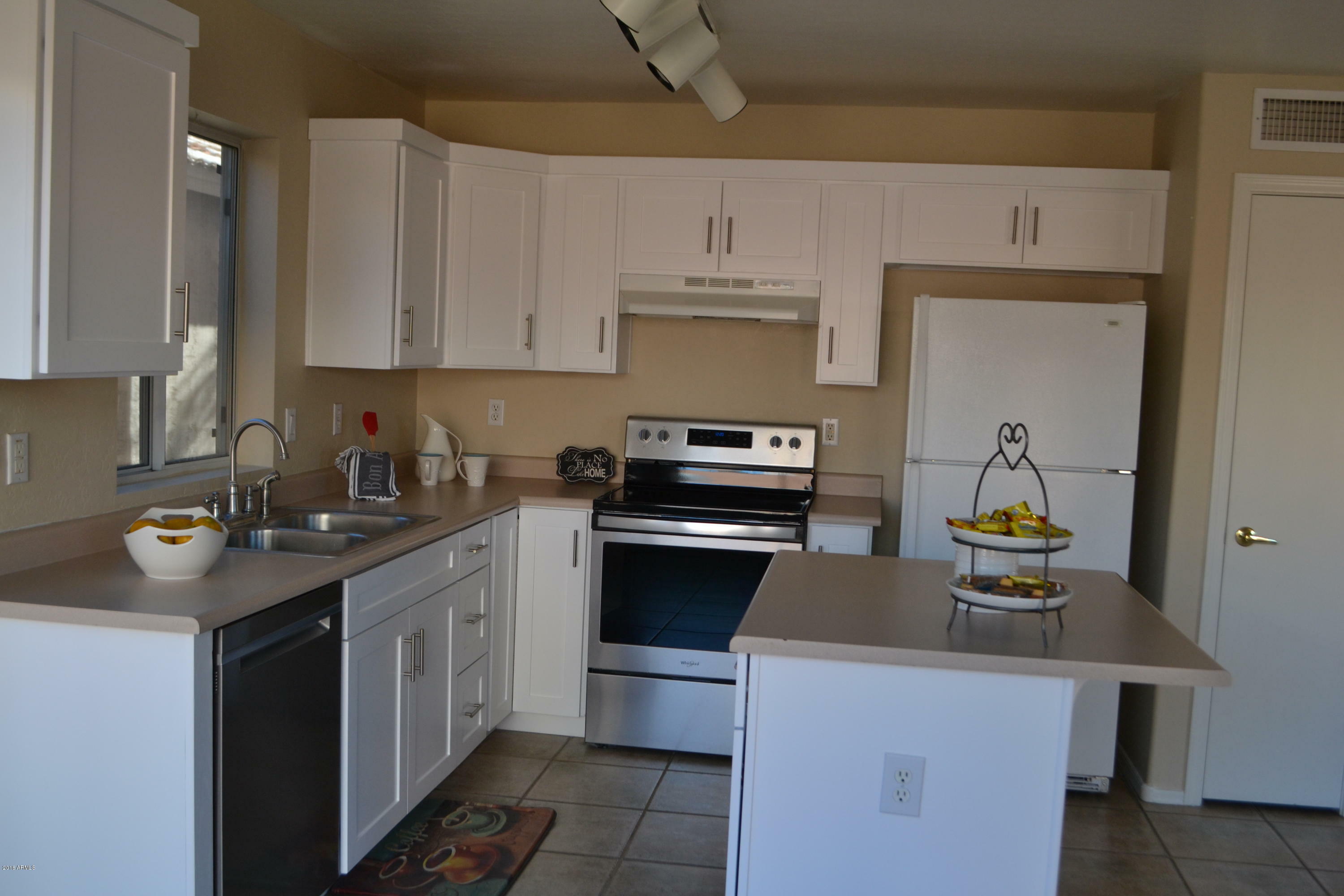 Property Photo:  2221 E Union Hills Drive #163  AZ 85024 