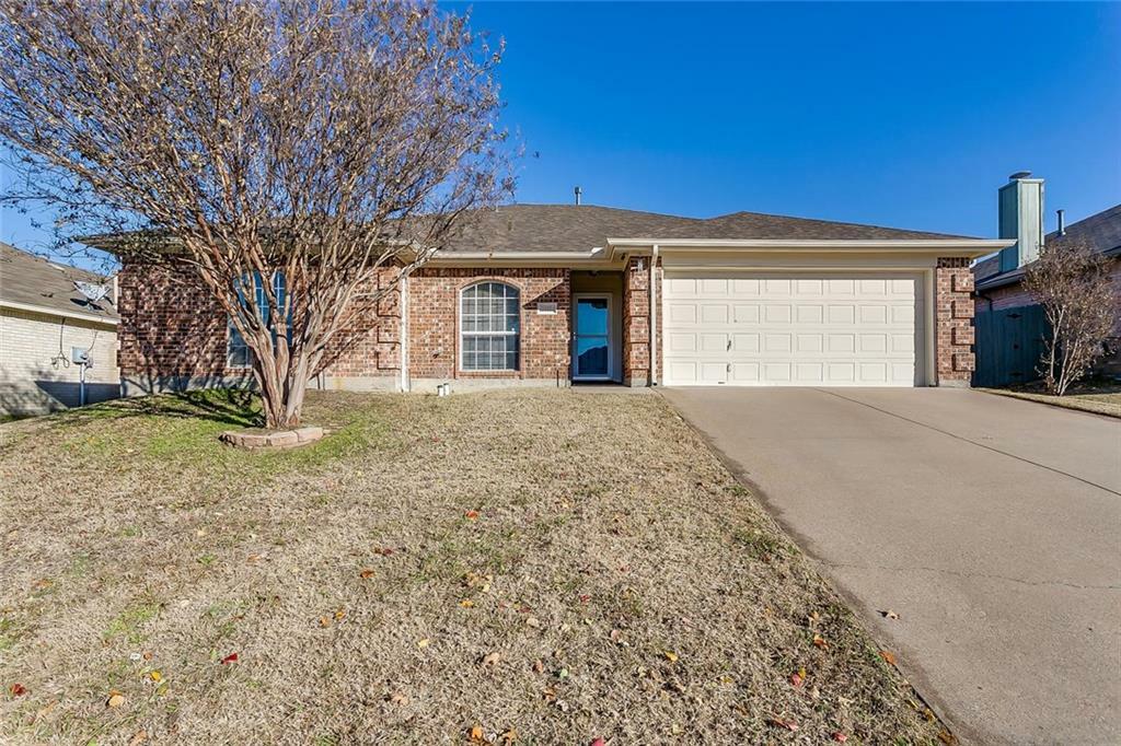 Property Photo: 1105 Doreen Street TX 76108