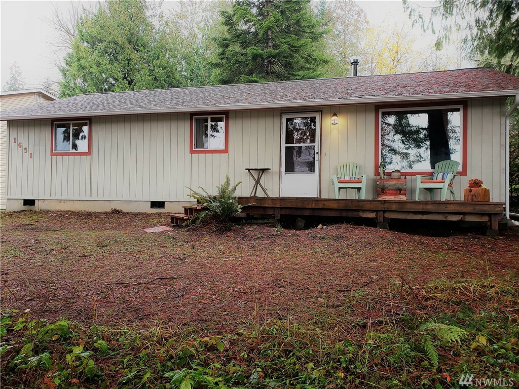 Property Photo:  1651 SE Crescent Dr  WA 98584 