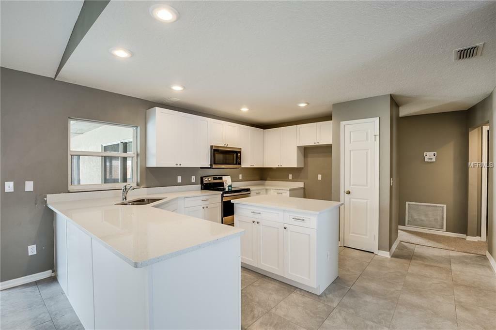 Property Photo:  1404 Clarion Drive  FL 33596 