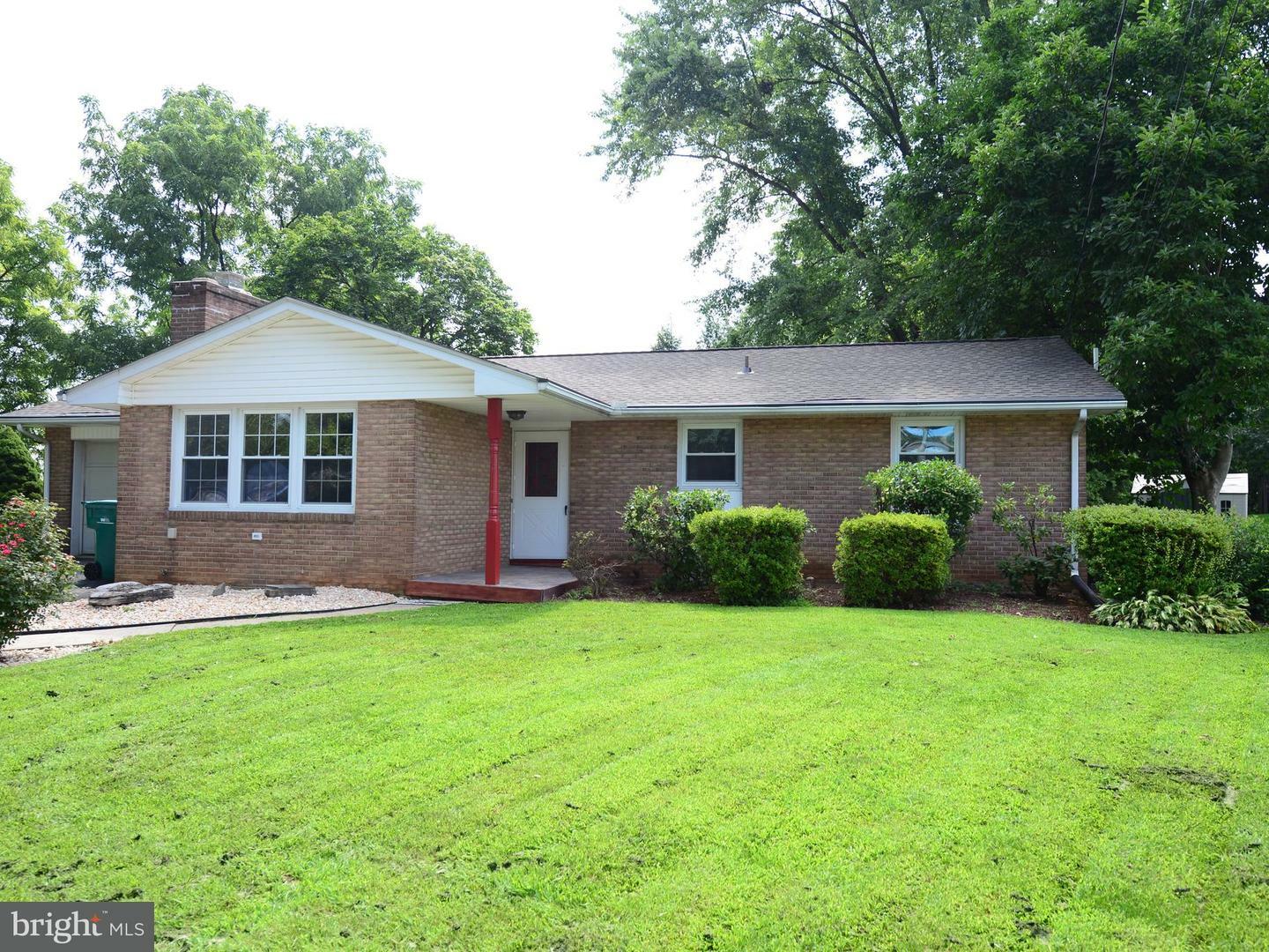 Property Photo:  230 Robin Road  PA 17033 