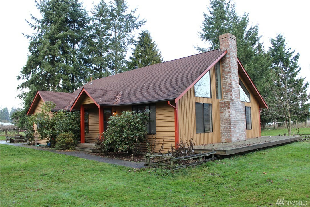 Property Photo:  11015 State Route 162 E  WA 98374 