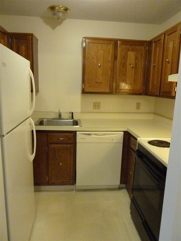 Property Photo:  3 Autumn Leaf Drive U17  NH 03060 
