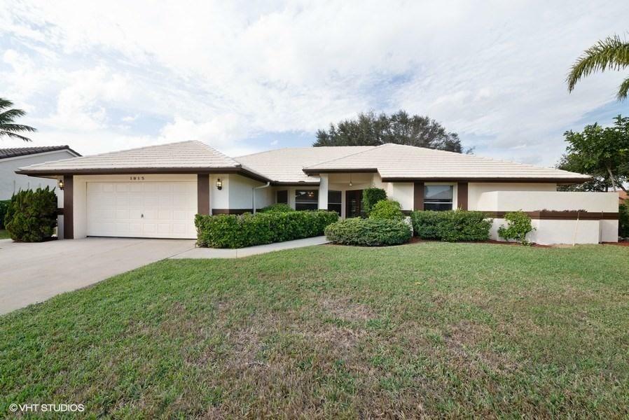 Property Photo: 1915 Staimford Circle FL 33414