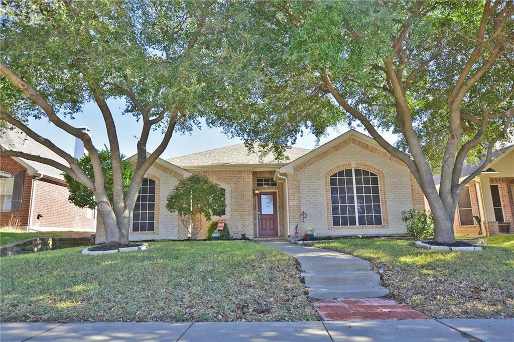 Property Photo: 1305 Crestway Drive TX 75087
